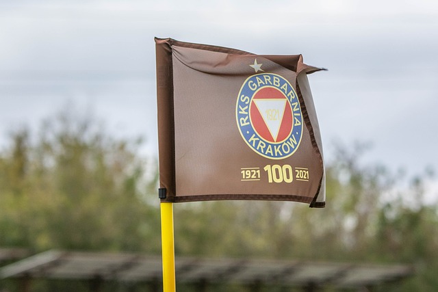 不满判罚！马赛主席：丑闻！我们要去踢欧超，而不是这破法甲！.